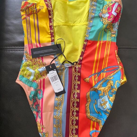 NWT MSRP $725 Versace Women Medusa Royal Rebellion Swim One-Piece sz 5/XL - Picture 3 of 4